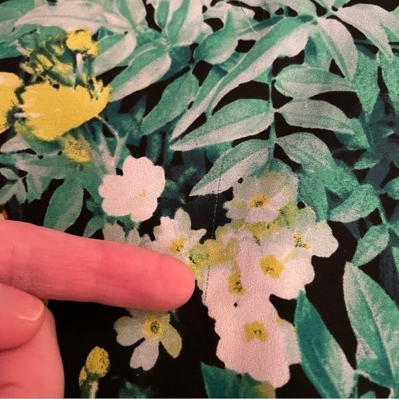 ALFANI PETITE Black Green Floral White? Collar Lace Sleeveless Button Blouse Top - Picture 12 of 16